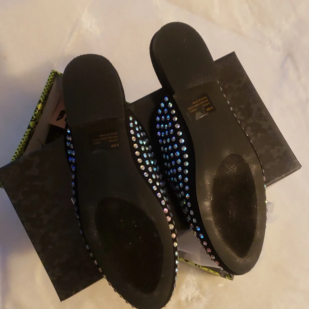 Cape Robbin Mule Flats with Rhinestones NWB - Picture 5 of 7